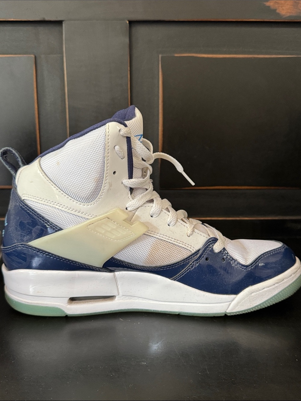 Jordan Men's High-Top Athletic Sneakers in White and Navy - Picture 5 of 9